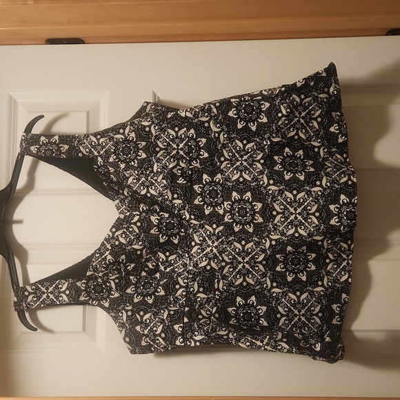 Torrid Sleeveless Lace Print Peplum Top - Picture 3 of 10